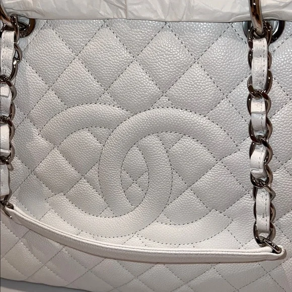 ❤️NWT CHANEL GRAND SHOPPING BAG IN CAVIAR WHITE LEATHER WITH SILVER HARDWARE - Picture 4 of 17